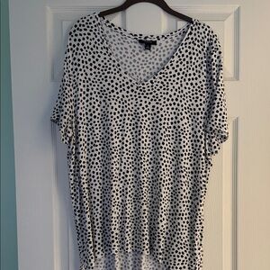 Alfani Black and White Patterned Tunic Tee